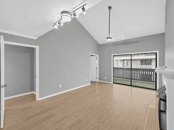 145 Hillsboro Pl, Nashville, TN 37215