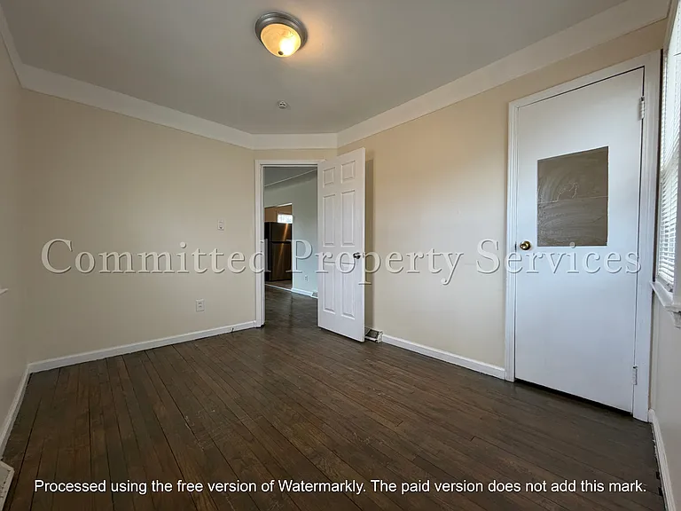 24382 Columbus Ave — Photo 5