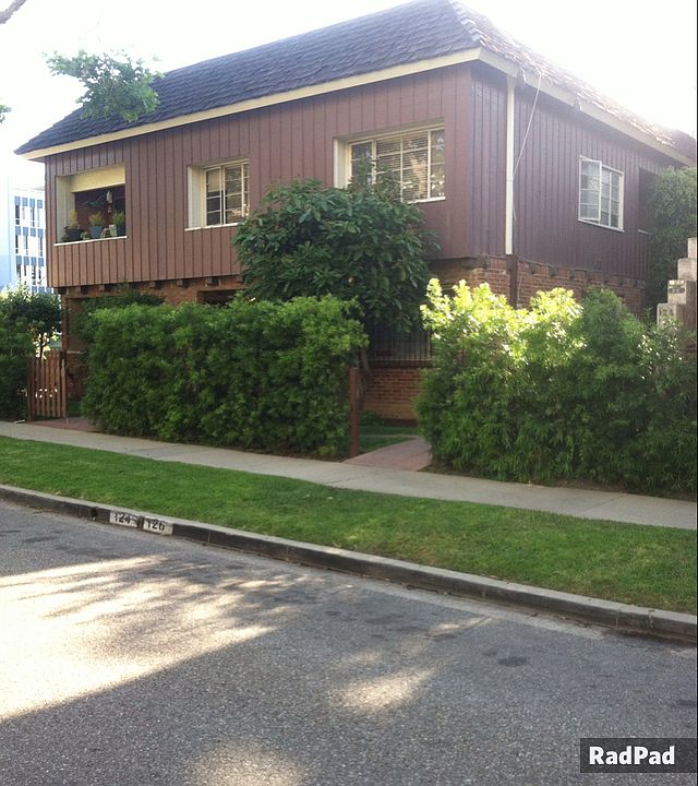 1st image of 122 S Maple Dr #B