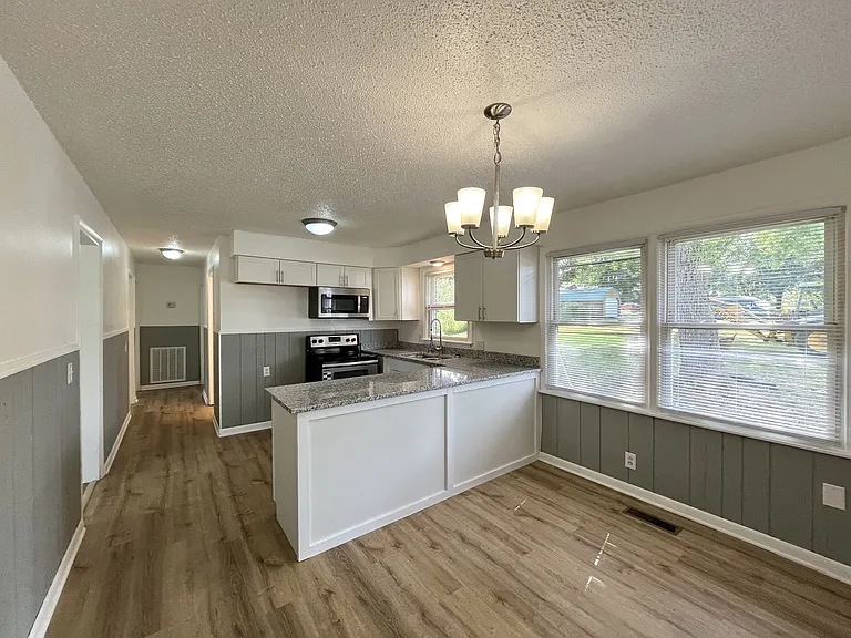 481 McQuade Cir — Photo 9