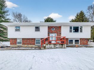 93 Old Mill Rd, Wallkill, NY 12589