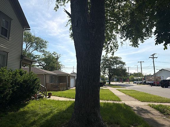 5th image of 15 W 35th Pl
