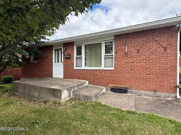 2nd image of 615 E 8th St