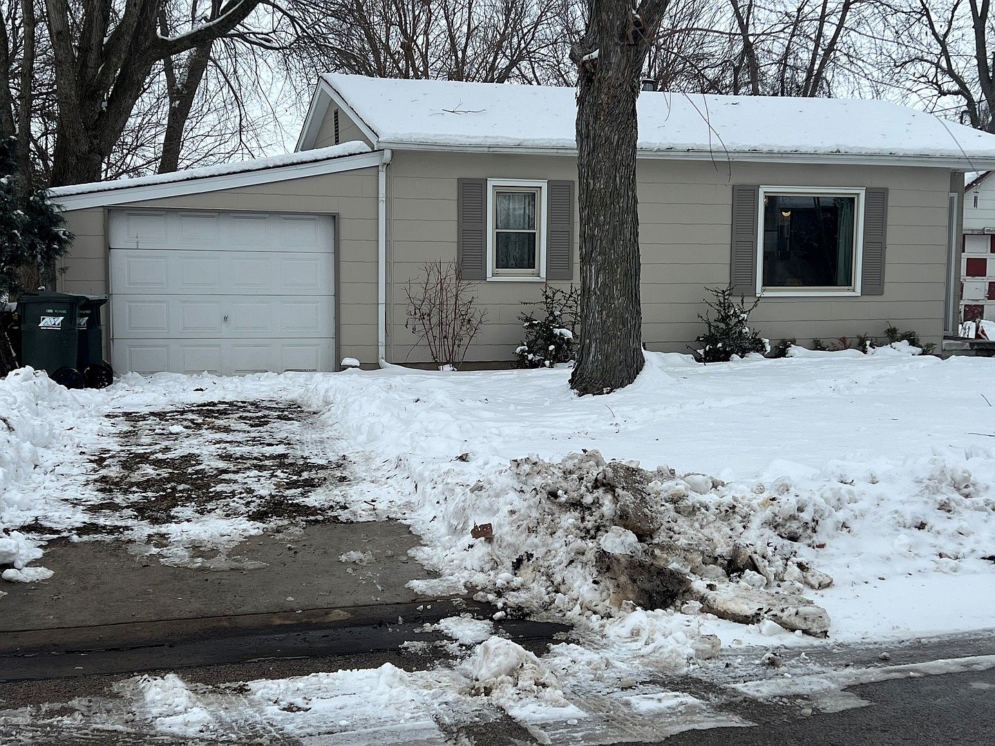 1004 W 8th St Sterling IL 61081 MLS 11964147 Zillow   F0d04c476a78f862e7c6f16a6b357ea4 Cc Ft 1536 