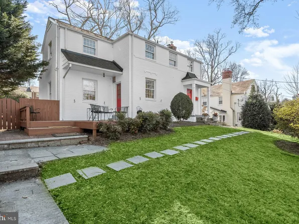 6100 Welborn Dr, Bethesda, MD 20816