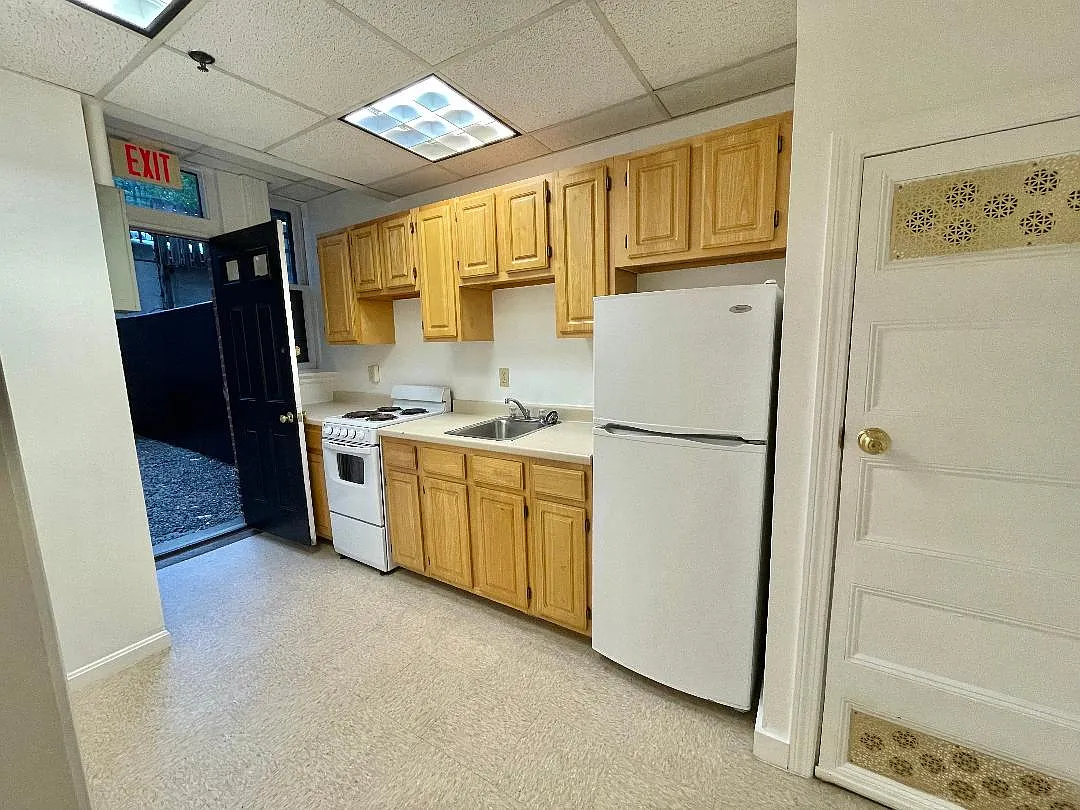 Building Photo - 1077 Beacon St #B1