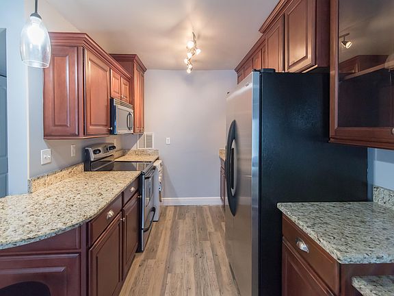 3rd image of 830 E Park Ave APT 1101