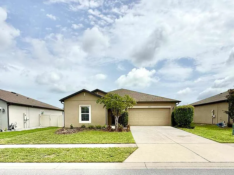 3 bed, 2.0 bath, 1440 sqft, $2,150 — Photo 2
