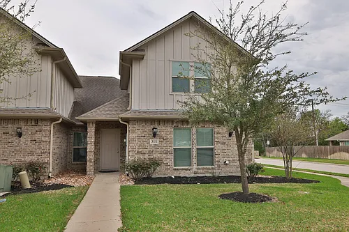 3110 Claremont Dr Photo 1