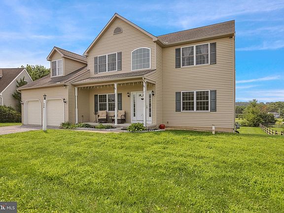 2nd image of 338 Darlington Ct