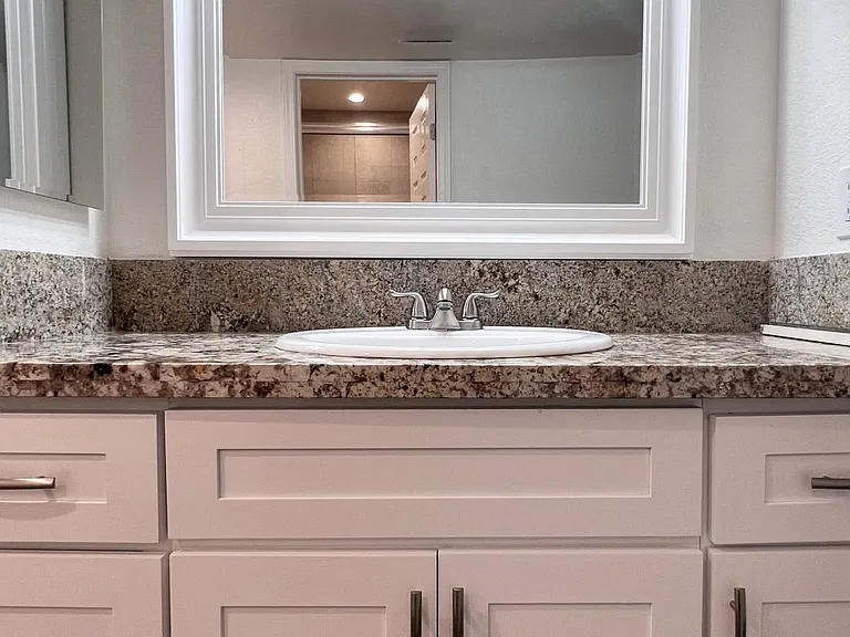 134 S Western Ave #20 — Photo 14