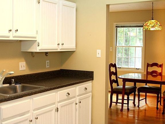 Great kitchen and dining room for families