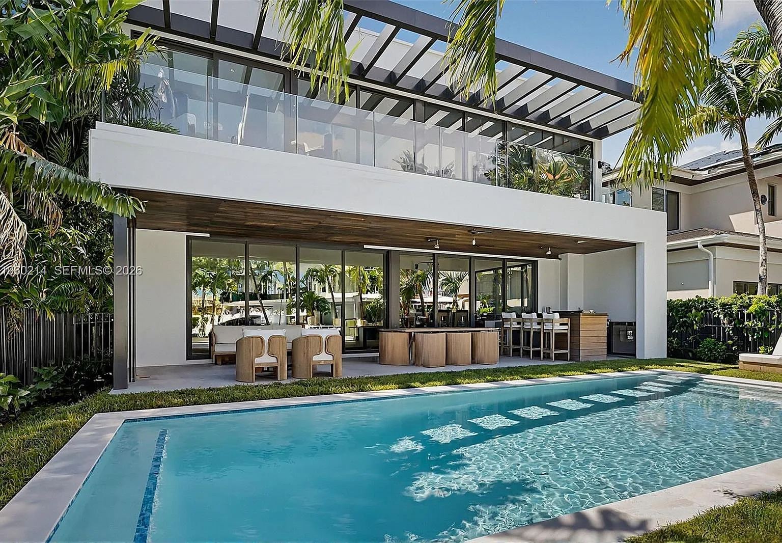 Riviera — Photo 1
