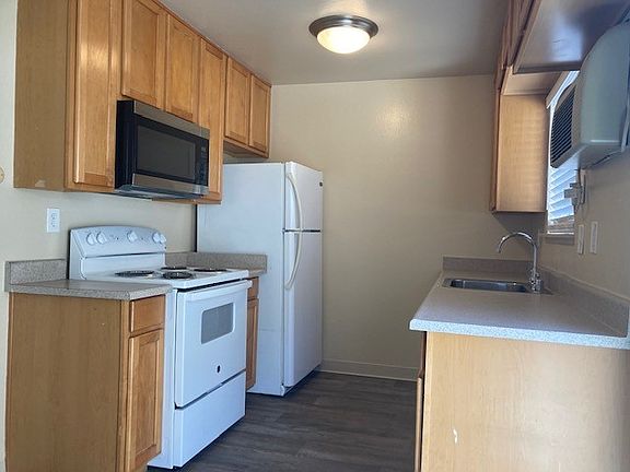 2nd image of 415 Susana St APT 2