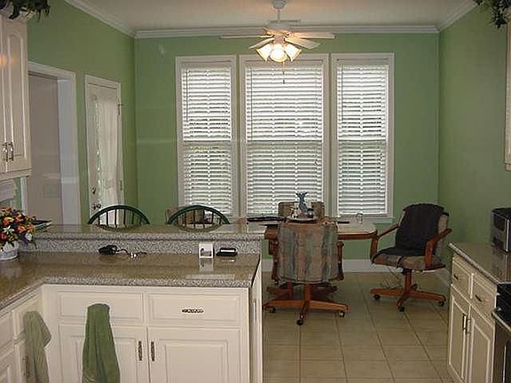 5th image of 1911 Chatsworth Ct