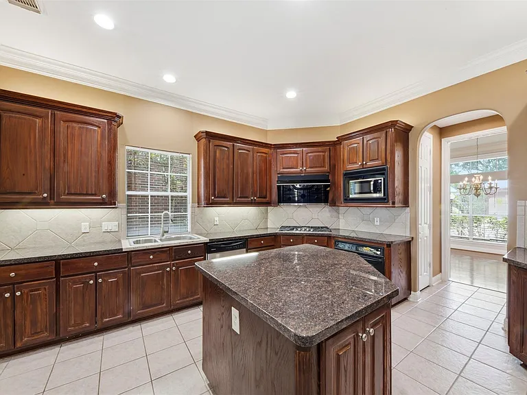 17 Ambleside Crescent Dr — Photo 13
