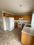 1423 SE M St — Photo 3