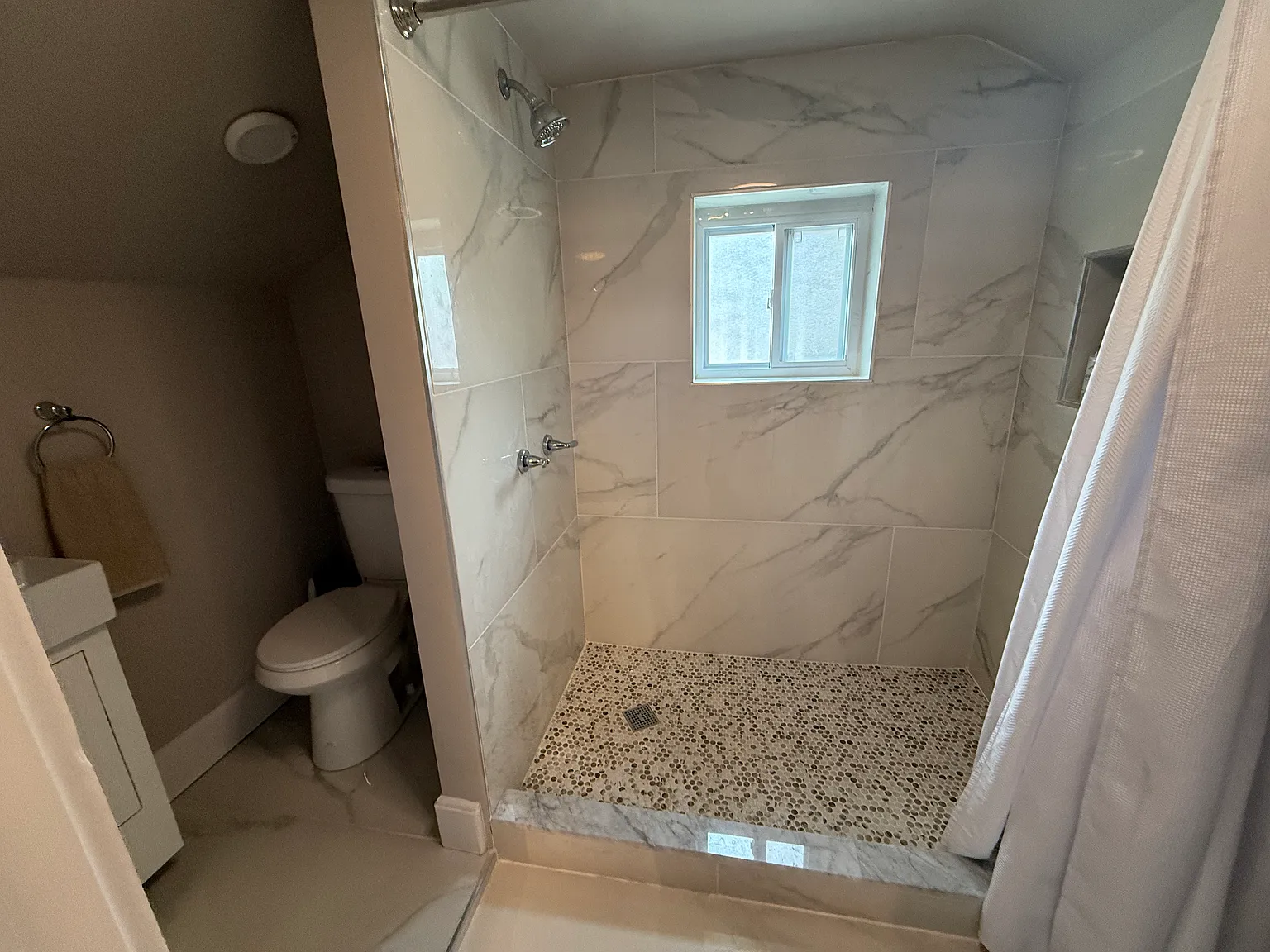 Studio, 950 sqft, $995 — Photo 4