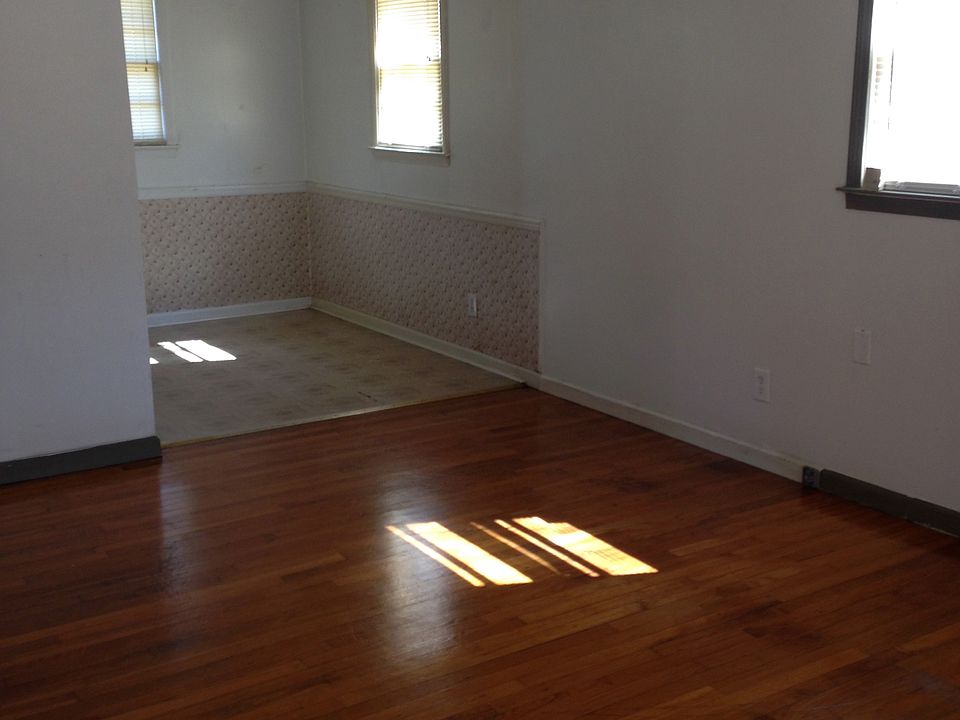 2nd image of 2563 Cleveland Rd