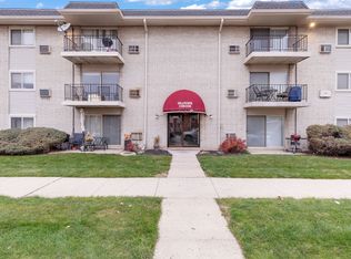 1850 Canal St APT 1B, Blue Island, IL 60406