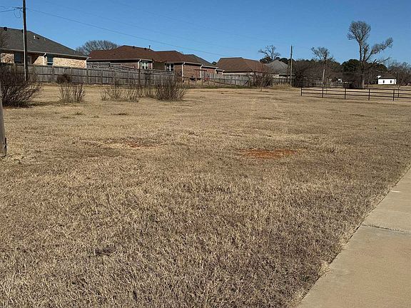 2nd image of 399 Maji Rd