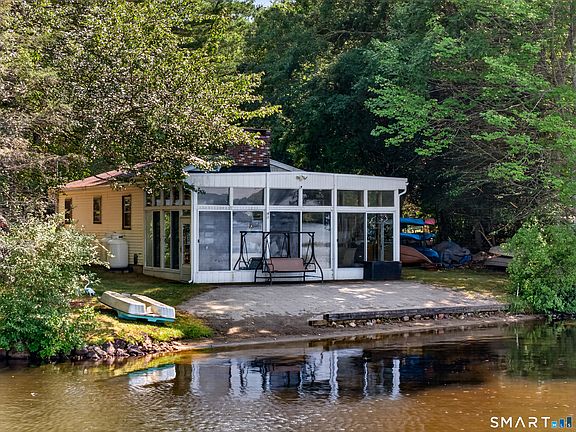 2nd image of 322 Lakeside Drive