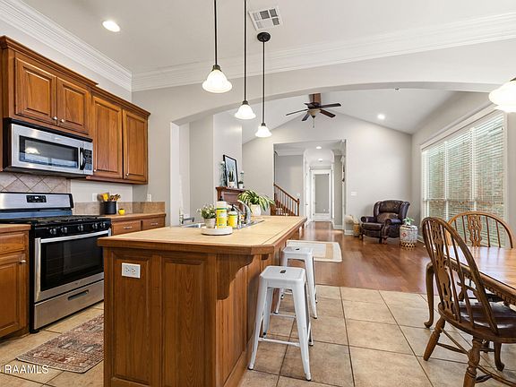 5th image of 123 Flamingo Row