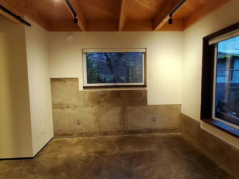 Bedroom w/ bottom-up/top-down blinds for lots of light and privacy.