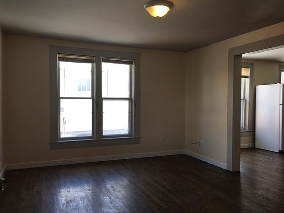 3rd image of 329 N 2nd St W APT 3