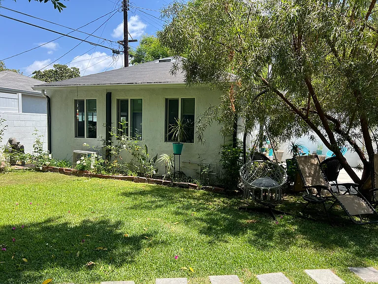 14605 La Maida St — Photo 3