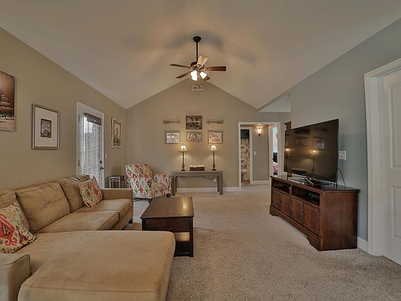 3rd image of 1919 Short Leaf Ln