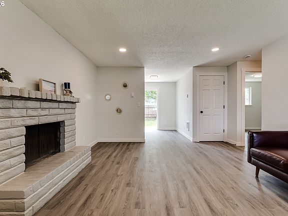 4th image of 236/238 S 35th St