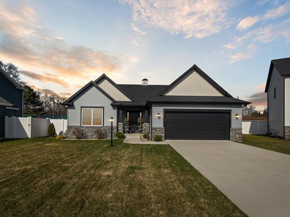 1635 Cobble Hills Dr, Osceola, IN 46561