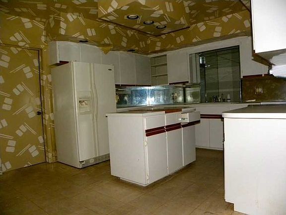 2nd image of 5001 N Travelers Palm Ln