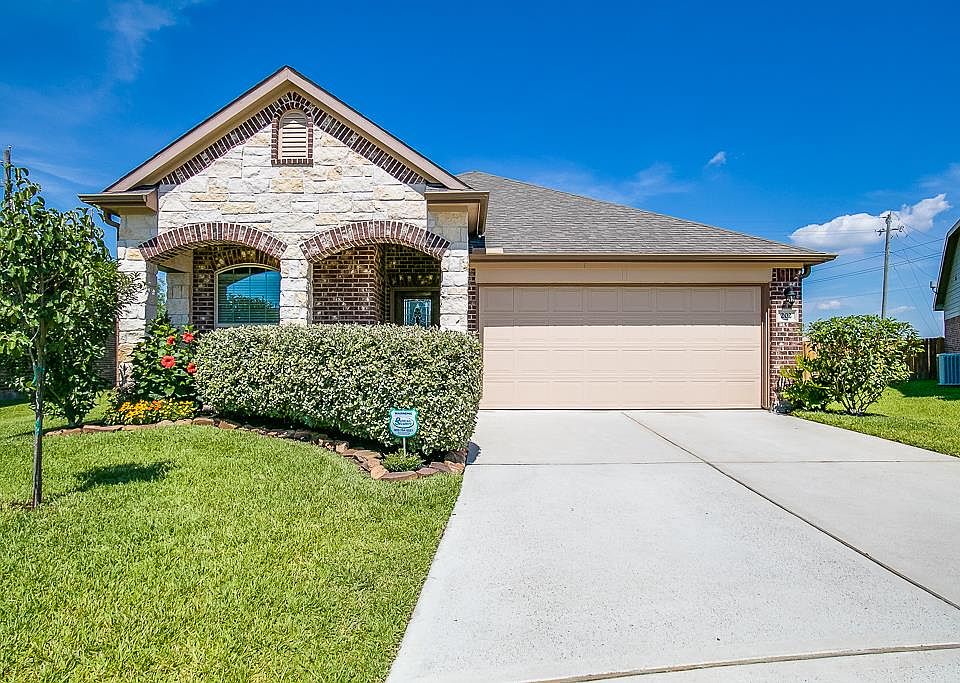 202 Lighthouse Bay Lane
