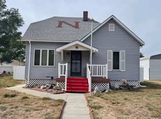 713 B St, Benkelman, NE 69021