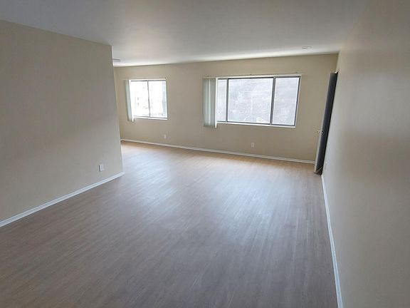 2nd image of 510 S Mariposa Ave #204