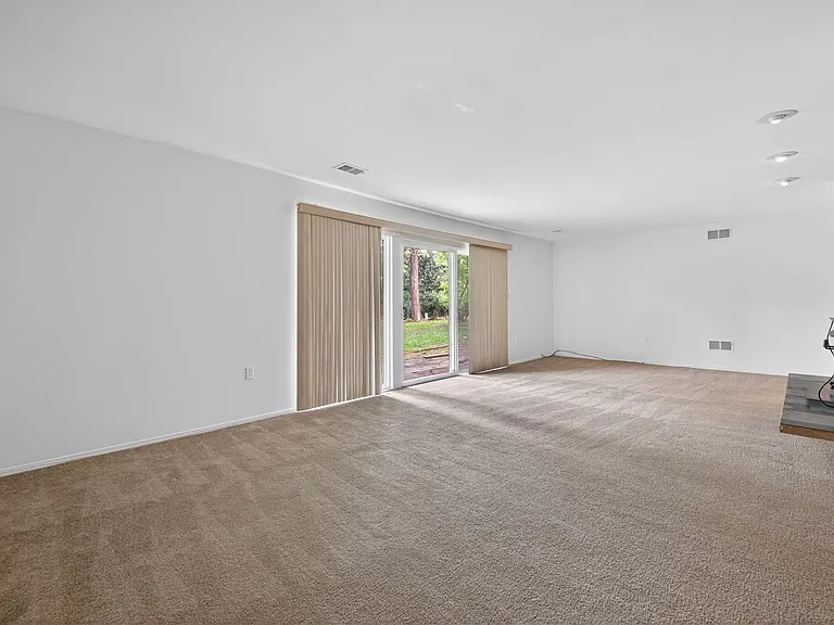 9404 Woodington Dr — Photo 29