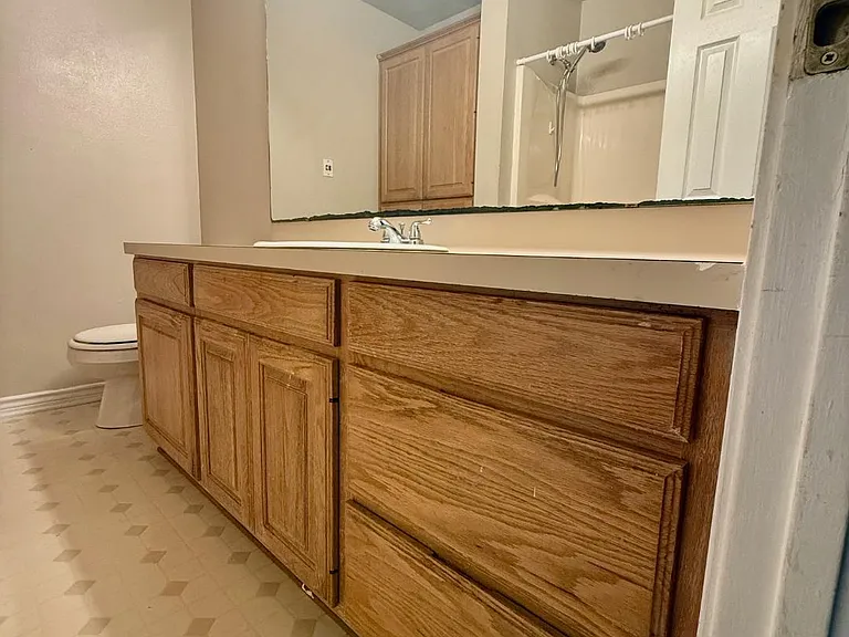 179 W Davis St #3 — Photo 10
