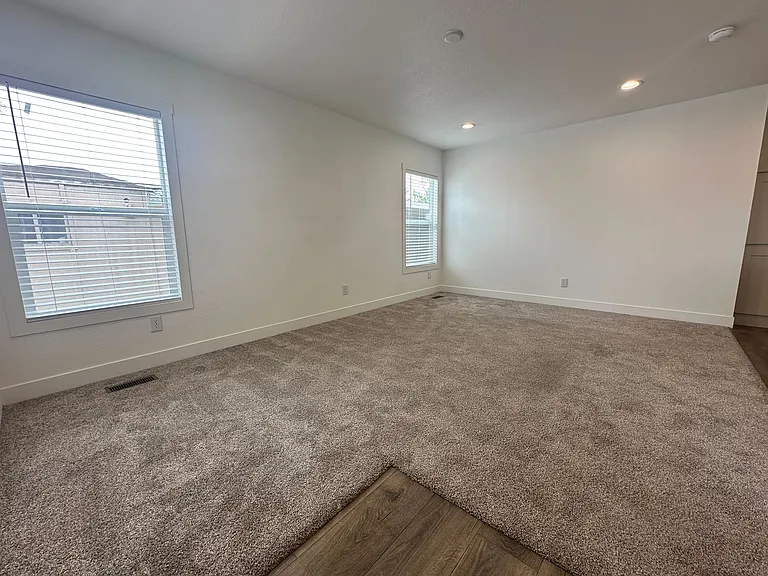2060 N Ctr #430 — Photo 4
