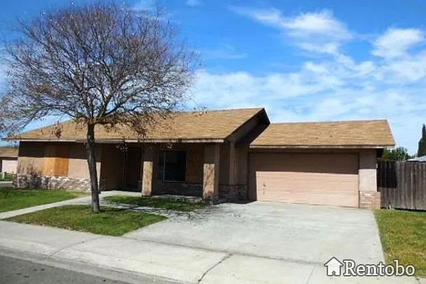 2029 Ridgecrest Dr photo 1