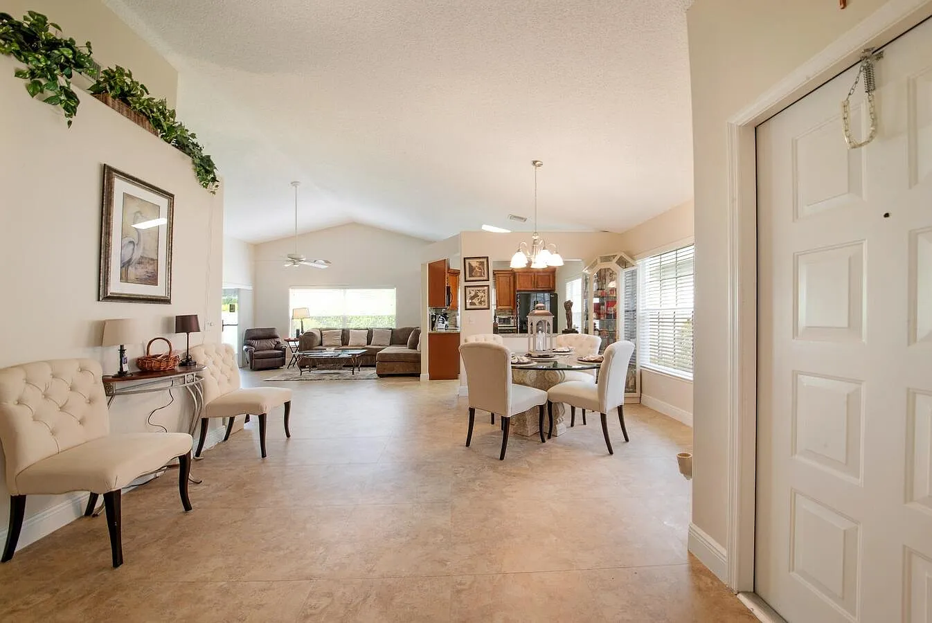 3 bed, 2.0 bath, 1522 sqft, $3,195 — Photo 3