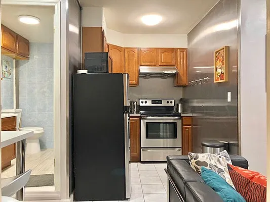 Rented by Matthew Gros-Werter, LREB  | media 33