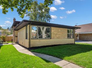 5311 Grove St, Skokie, IL 60077