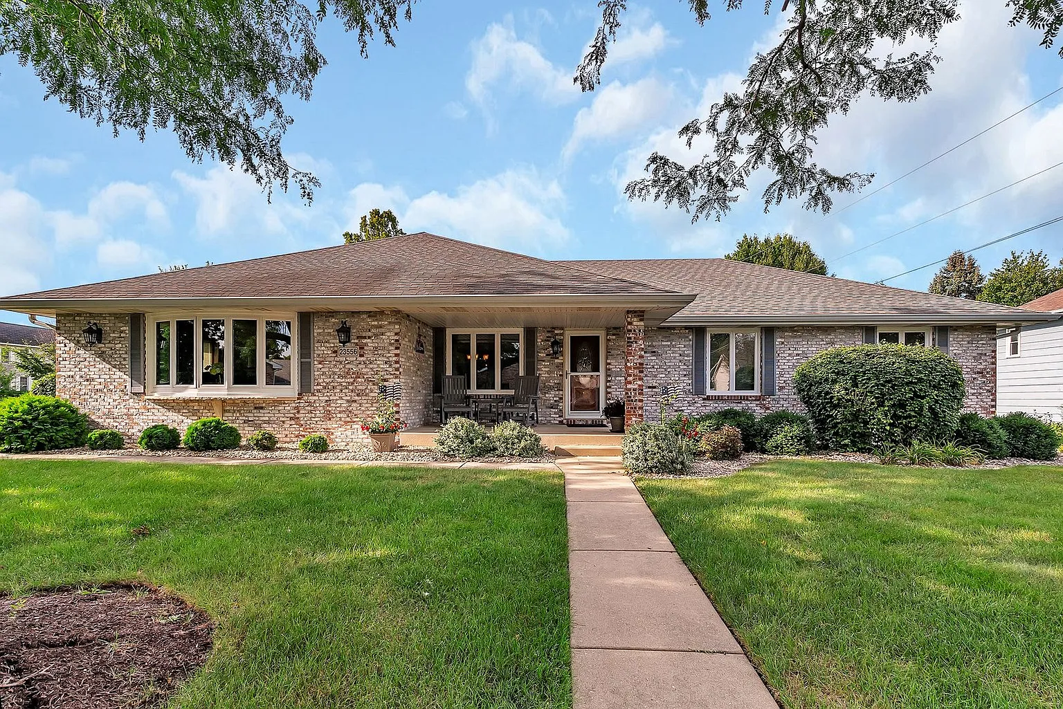 23556 W Matthews St photo 1
