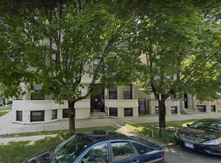 903 W Sheridan Rd APT 2, Chicago, IL 60613