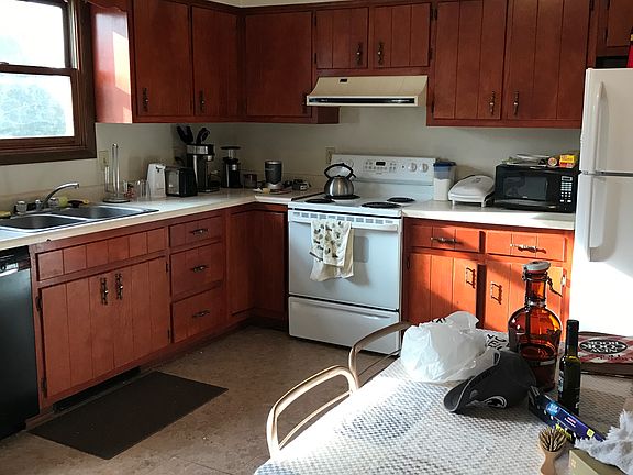 4th image of 118 E Cherry Ln #118