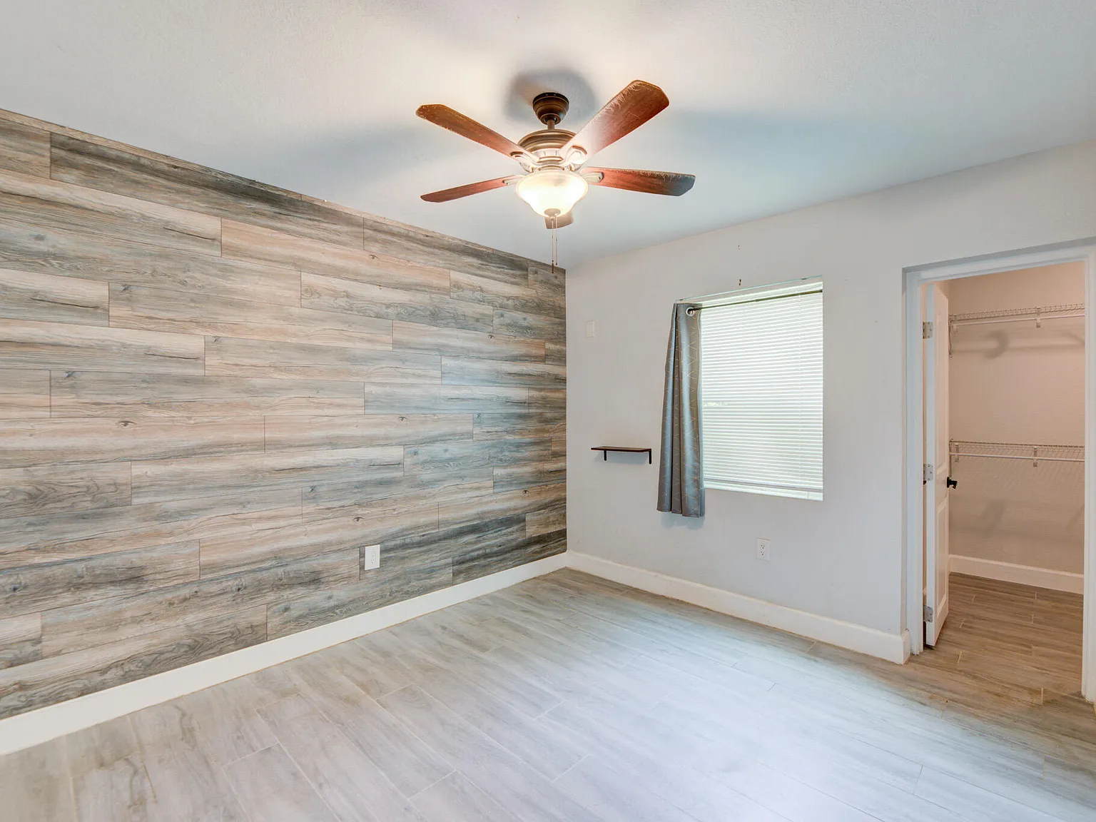 3 bed, 1.0 bath, 1397 sqft, $3,400 — Photo 4