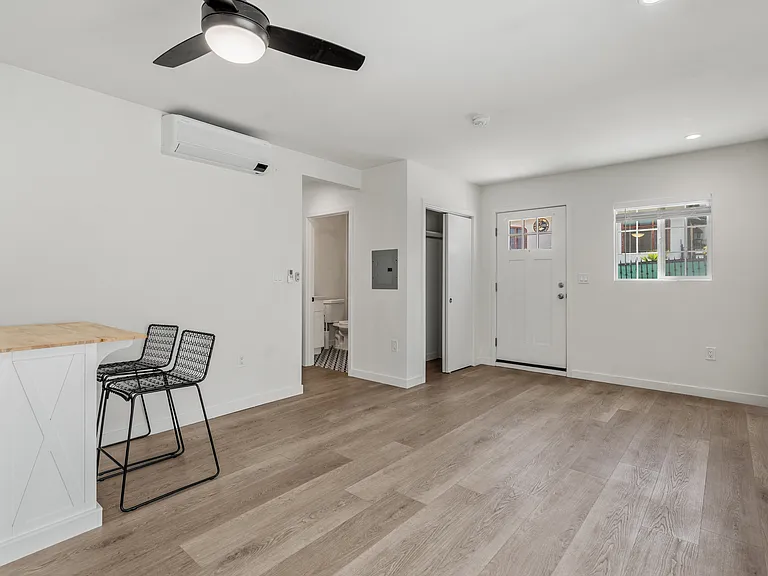 602 Douglas St #602 — Photo 15