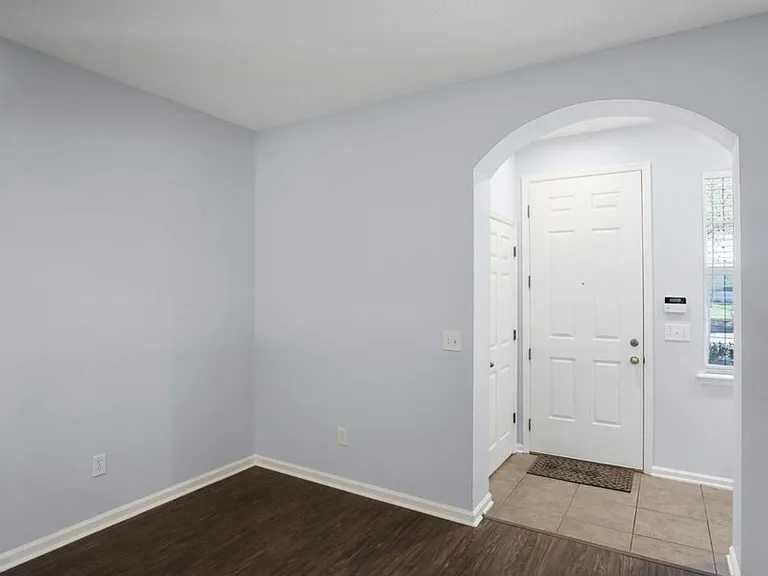 6188 High Tide Blvd — Photo 5